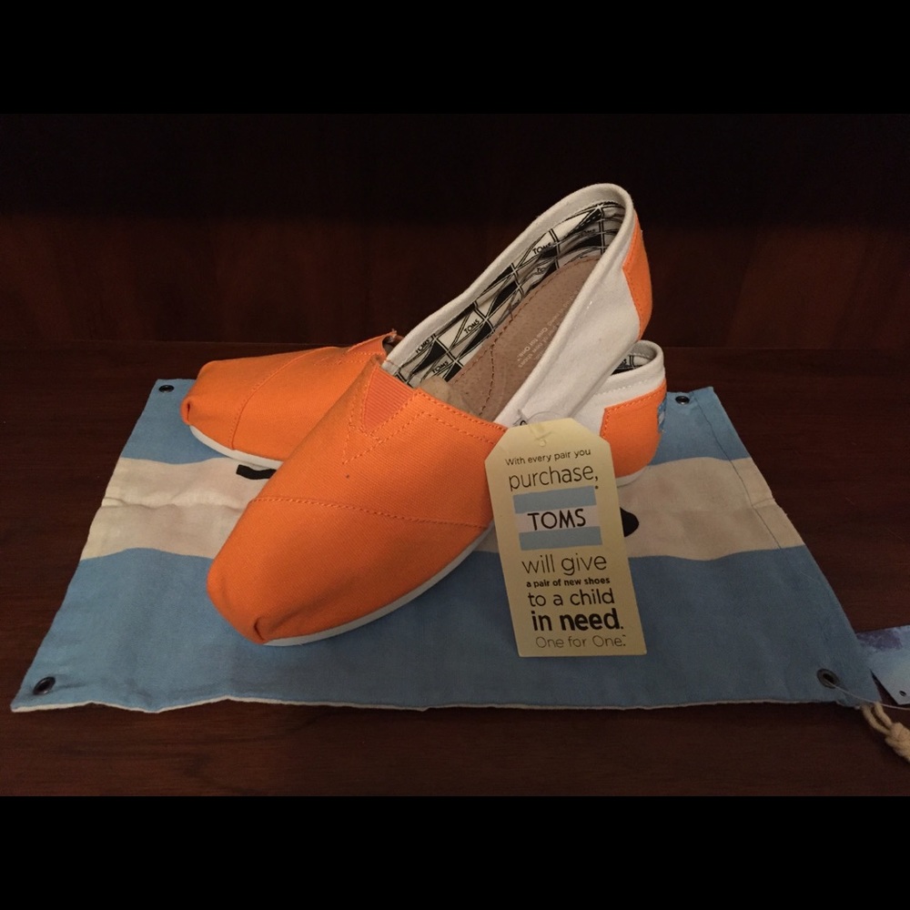 University of Tennessee Orange and  White Toms